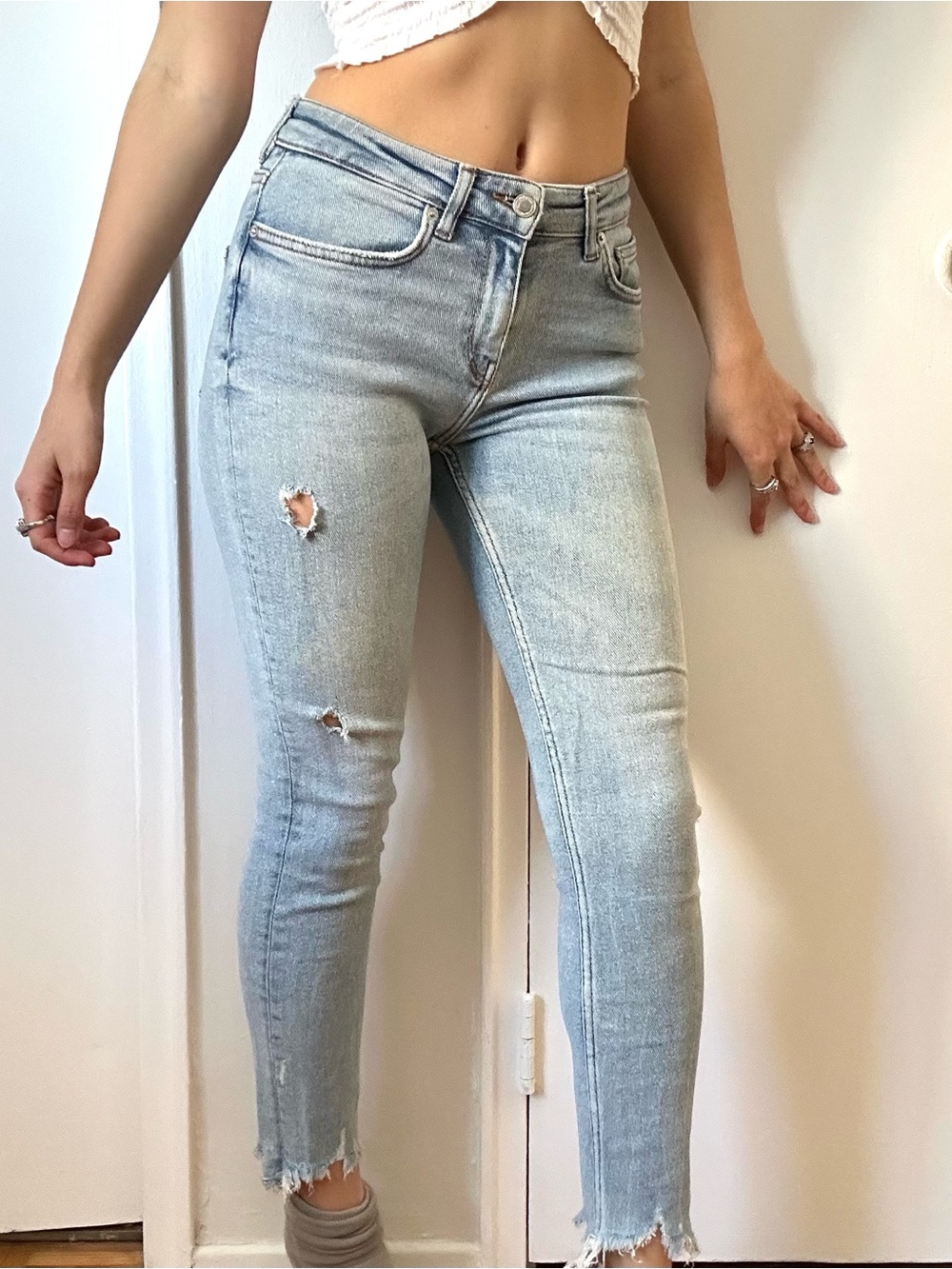 💜 Zara Skinny Jeans Light Wash High Waisted Distressed | Size 4